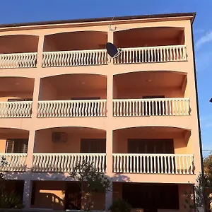  Apartament Bernarda 1