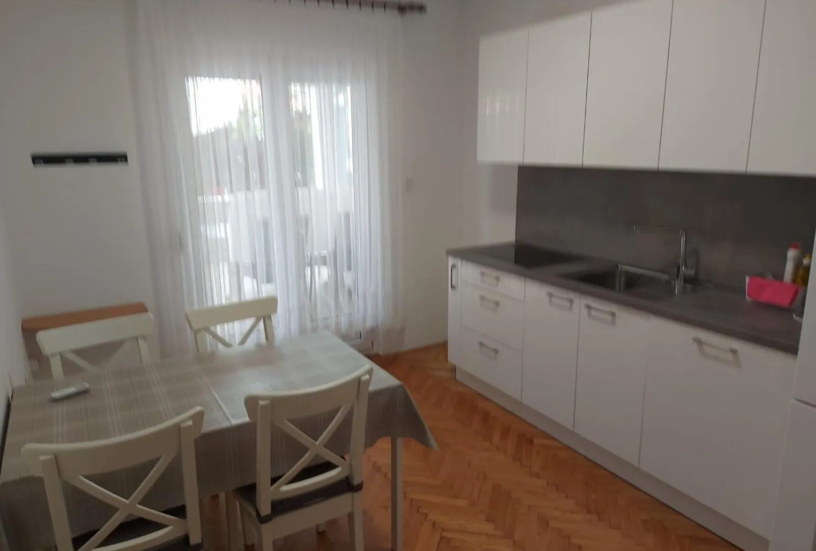 Apartmani Manda Nin 0*,