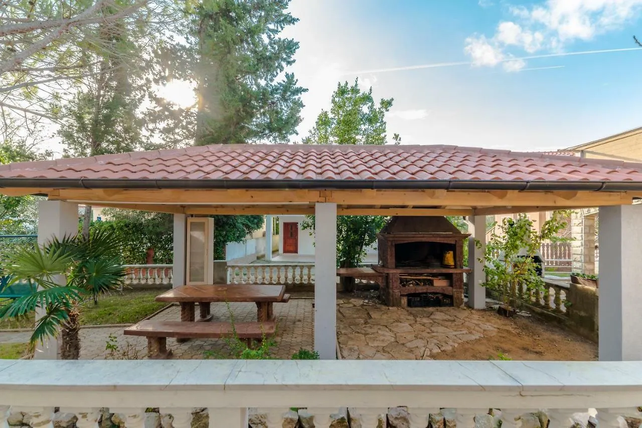 Apartmani Manda Nin Hotel